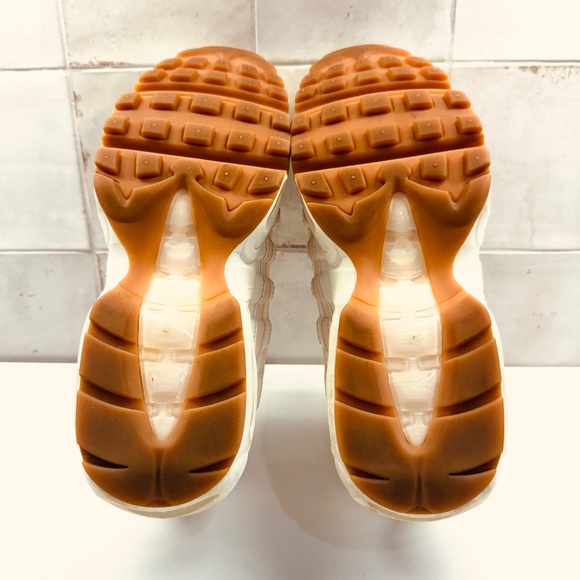 Nike Air Max 95 Sail Guava Ice Gum Light Brown Sole Womens EUC 8.5 - Picture 8 of 9